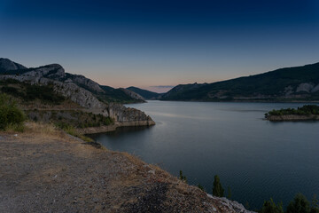  lake with mountains