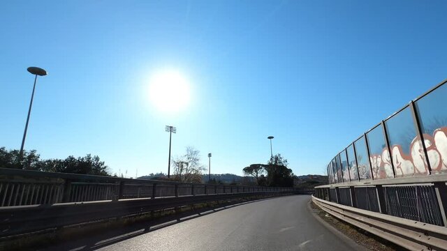 Giro in auto durante il lockdown del Covid 19 per le strade di Roma completamente deserte. Corso di Francia