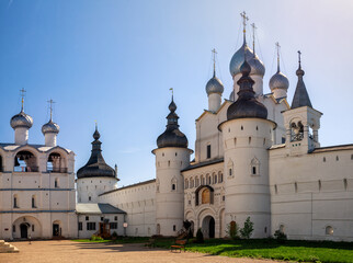 Fototapeta na wymiar Cathedral Square of the Rostov Kremlin