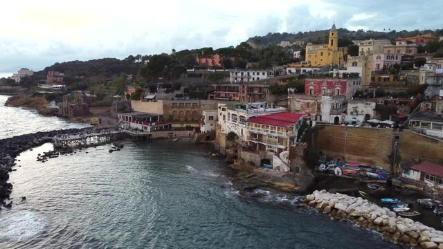 Napoli, piccolo porto di Marechiaro a Posillipo con la famosa finestrella