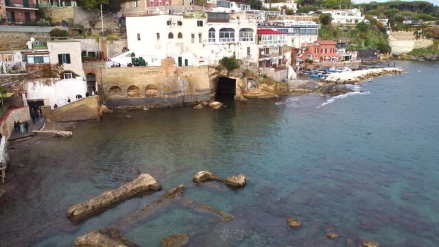 Napoli, piccolo porto di Marechiaro a Posillipo con la famosa finestrella