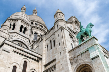 Obraz premium Paris, basilica Sacre-Coeur, famous monument in Montmartre 
