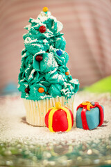 Christmas tree muffin with presents 4