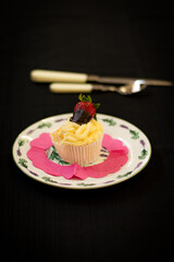 cupcake with strawberry 1