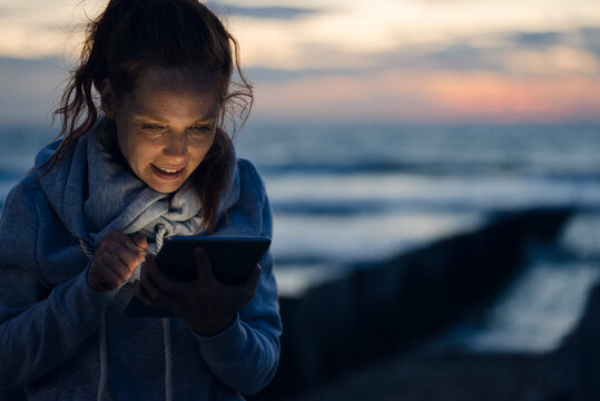 Fotos Lizenzfreie Bilder Grafiken Vektoren Und Videos Von Sonnenuntergang Adobe Stock