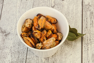 Pickled mussels in the bowl