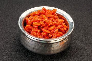 Fototapeta na wymiar Baked kidney with tomato and pepper