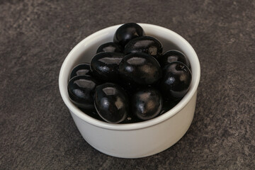 Black olives in the bowl