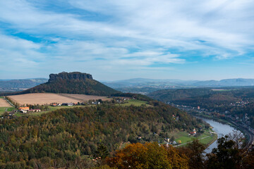Lilienstein mit Elbe,