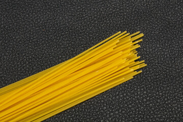 Dry raw spaghetti for bowling