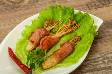 Roasted enoki mushrooms with bacon