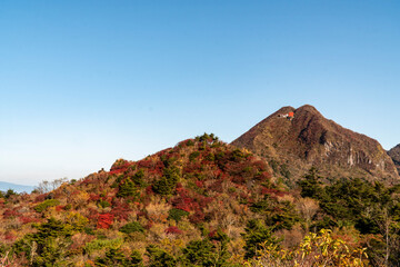 長崎県雲仙市　雲仙仁田峠の紅葉とロープウェイ