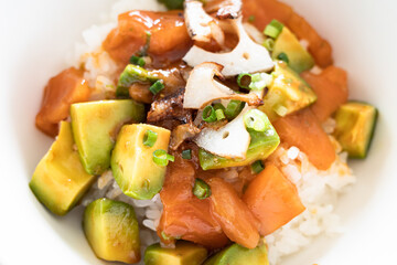 ポキ丼　サーモン　寄り