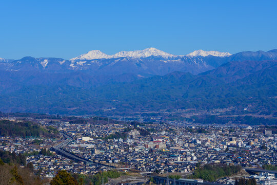 長野県飯田市　南アルプスと飯田市街