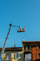 building work for the renovation of the roof
