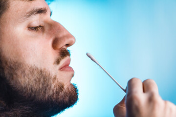 Autotampone nasale test per coronavirus 