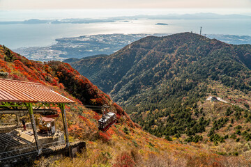 長崎県雲仙市　雲仙仁田峠の紅葉とロープウェイ