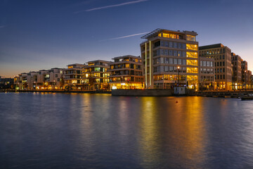 Uferpromenade am Phoenixsee in Dortmund Hörde
