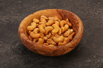 Cashew heap in the bowl