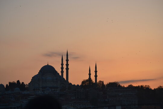 Istanbul Silhouette mit Moschee und abendrot