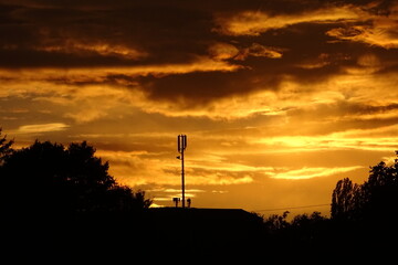 Obraz premium Sonnenuntergang im Herbst