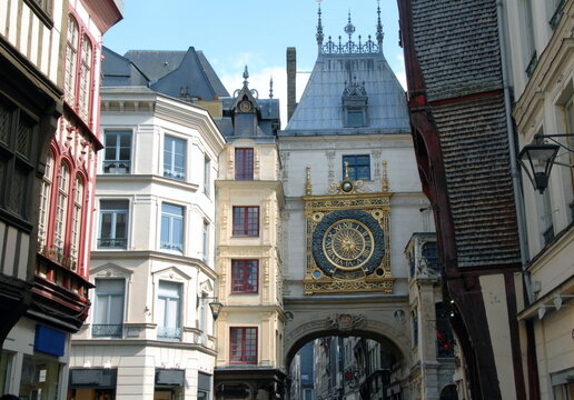 Ville de Rouen,  "Le Gros Horloge", cadran du XVIe, centre historique, département de Seine-Maritime, France