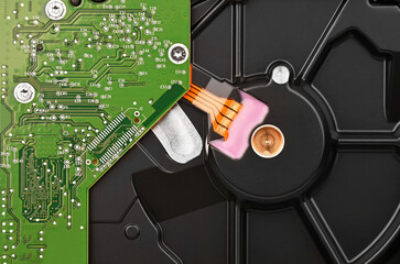 Hard disk drive (HDD)