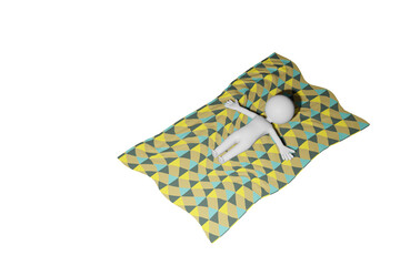 敷物の上でくつろぐ人