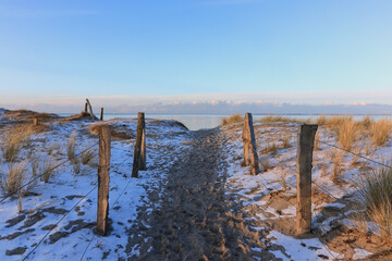 Strand Zugang im Winter