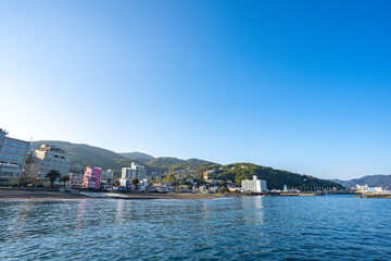 Fototapeta premium 伊豆・伊東の街並み・伊東オレンジビーチ
