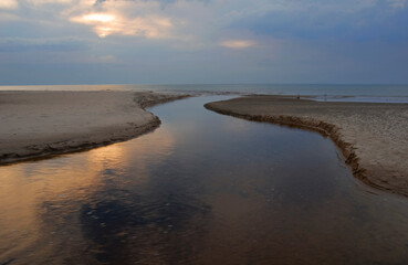 485-21 Dunes Creek Entering Lake Michigan, IDSP