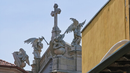 Fototapeta na wymiar La chiesa parrocchiale di Sant'Andrea a Brunate, in provincia di Como, Lombardia, Italia.