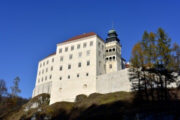 Zamek Królewski Pieskowa Skała na szlaku Orlich Gniazd w Małopolsce © Albin Marciniak