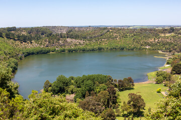Fototapeta na wymiar The Valley lake taken from a viewing point located in Mount Gambier South Australia on November 10th 2020