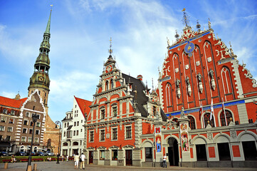 Fototapeta premium House of the Blackheads and Cathedral of St. Pete in Riga