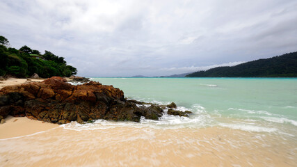 Obraz premium Tropical white sand beach on the island of Ko Lipe in Southern Thailand
