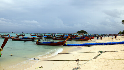 Fototapeta na wymiar Tropical white sand beach on the island of Ko Lipe in Southern Thailand