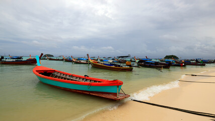 Fototapeta premium Tropical white sand beach on the island of Ko Lipe in Southern Thailand