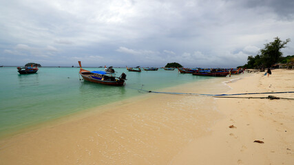 Fototapeta na wymiar Tropical white sand beach on the island of Ko Lipe in Southern Thailand