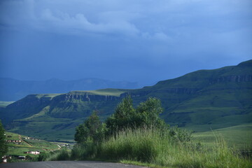 Fototapeta na wymiar Drakensberg mountains