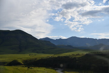 Fototapeta na wymiar Drakensberg mountains