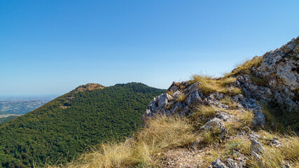 Lungo il sentiero 109AG da Poggio San Romualdo a Castelletta nelle Marche