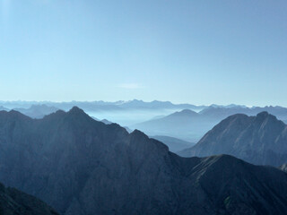 Fototapeta na wymiar Mountain panorama at Jubilaumsgrat, Zugspitze mountain, Germany
