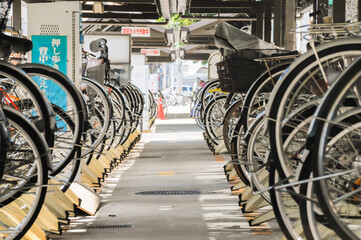 Automne au Japon,parking à vélo