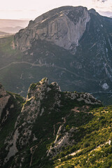 Obraz premium Vertical photo of sunset mountains