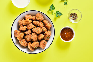 Crispy fried breaded chicken bites