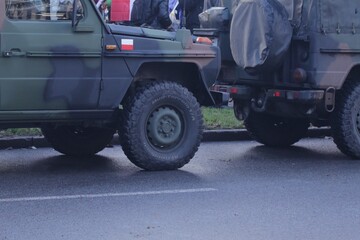 Wojskowy samochód w Polsce - obrazy, fototapety, plakaty