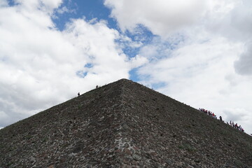 Fototapeta na wymiar mexico, teotihuacan, pyramid, historical, maya, sky