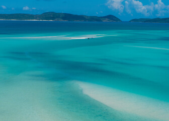 Turquoise water and swirling sands, Hill inlet, Whitehaven Beach, Whitsunday Islands, Australia