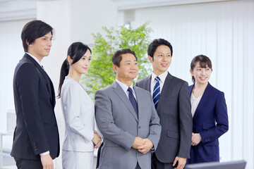 会社員　オフィス　ポートレート